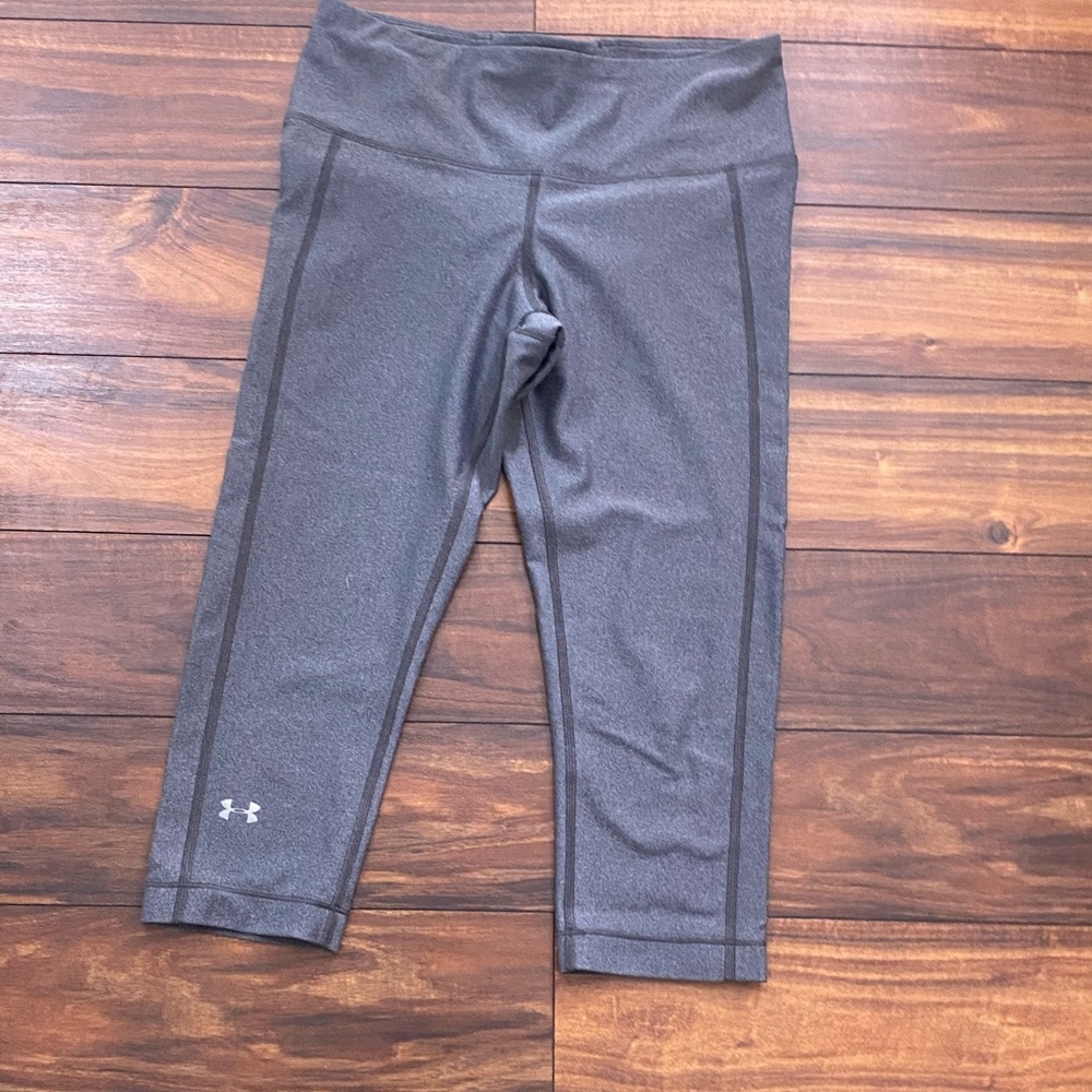 M Under Armour Gray Compression Heat Gear Capris